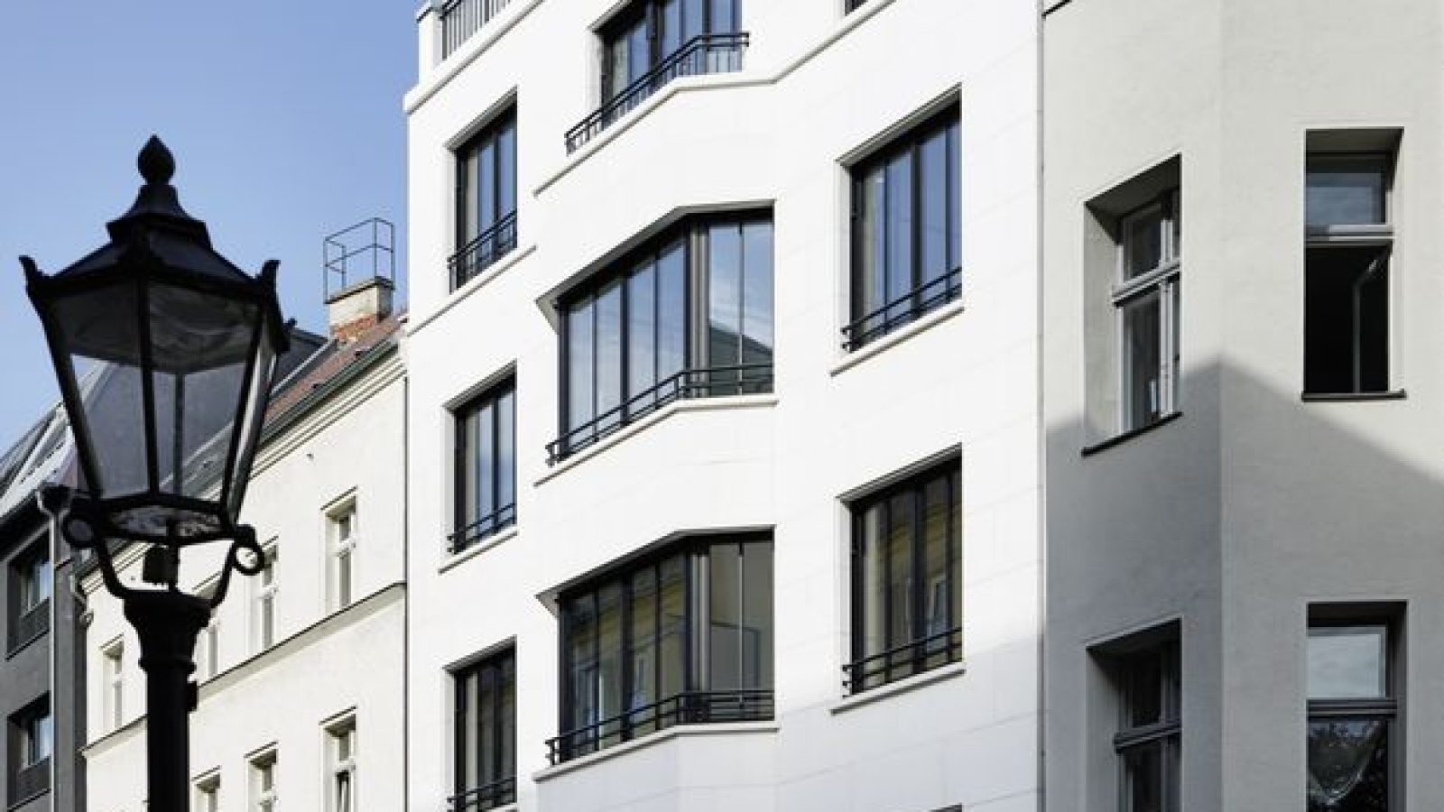 8275e5d3-f8d9-4a9a-82d3-c15a1ef2df40-1849405317